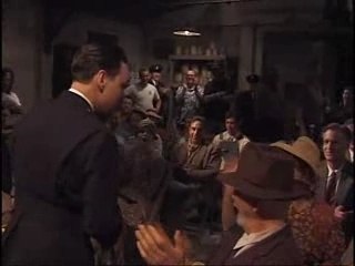 Extras - Acting On The Mile (2)