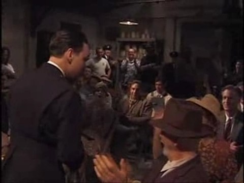 Extras - Acting On The Mile (2)