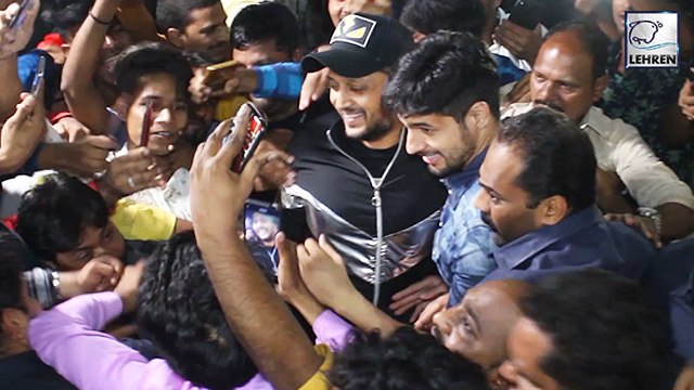 Sidharth Malhotra And Riteish Deshmukh MOBBED After The Release Of #Marjaavaan
