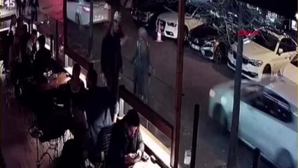 Beşiktaş'ta kafe önünde kadına saldırı kamerada