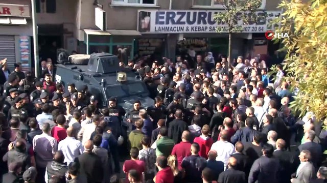 Pendik’te 3 kişiyi öldüren şahsı linç edilmekten polis kurtardı