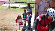 'Bisikletli Kütüphaneci': Bitlis'in köy okullarına pedal çevirerek gidiyor, çocuklara kitap hediye ediyor