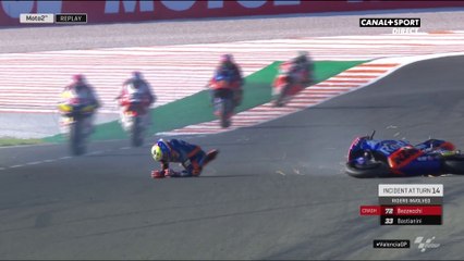 Chute de Marco Bezzecchi après un contact avec Enea Bastianini