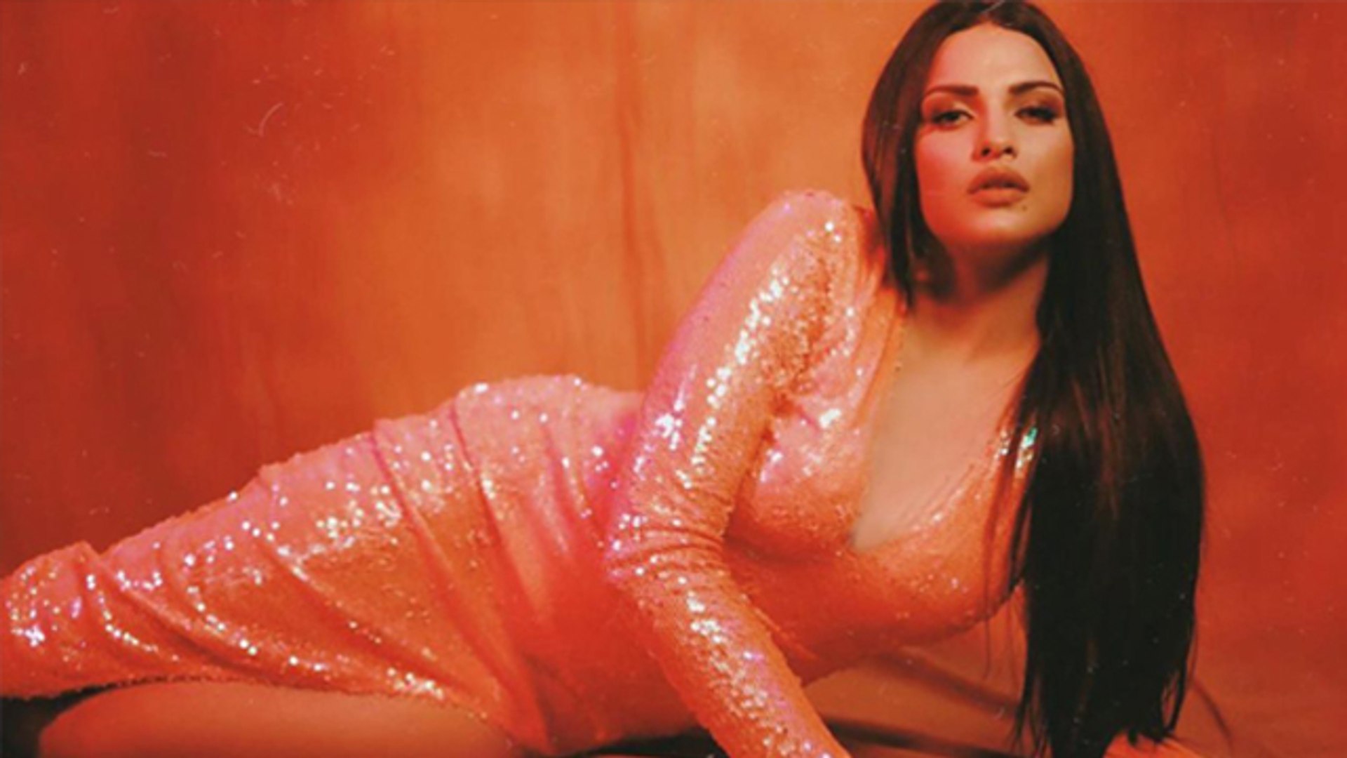 Bigg Boss 13 Contestant Himanshi Khurana Unseen Pics | Punjabi Most  Beautiful Actress | Boldsky - video Dailymotion