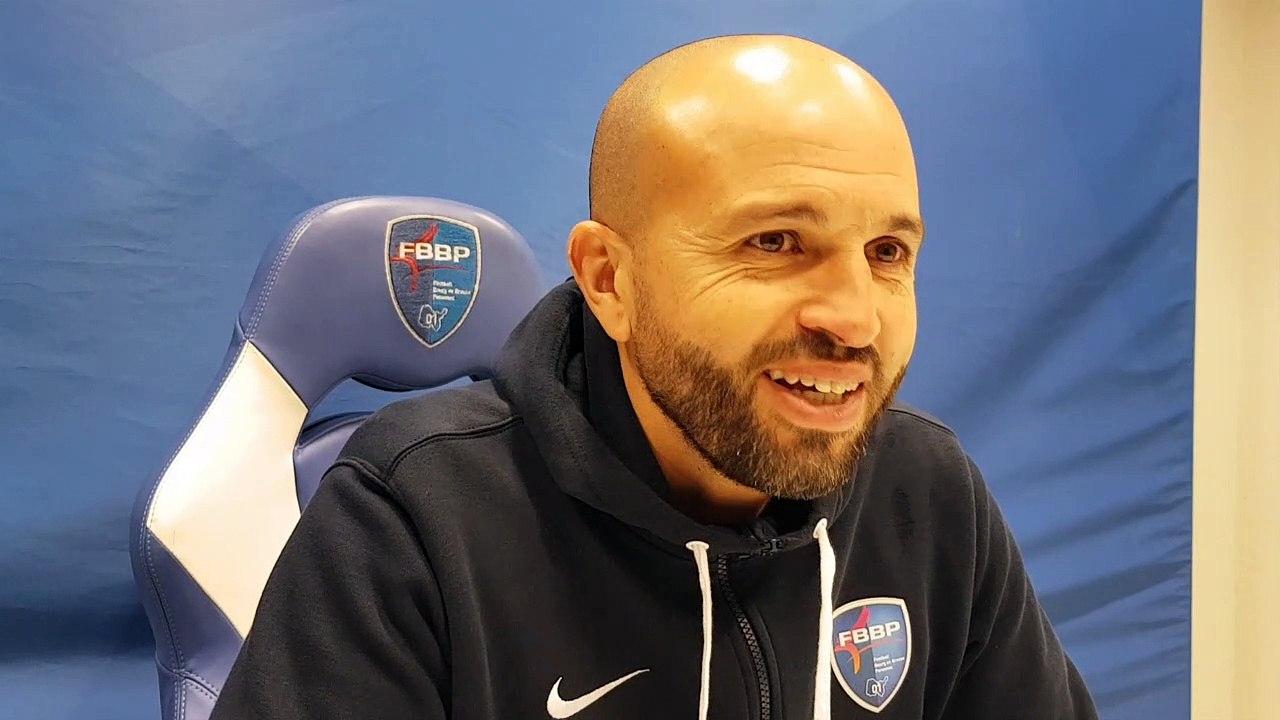 Karim Mokeddem après la victoire du FBBP01 en Coupe de France face à Troyes