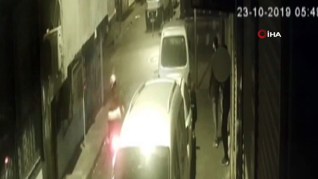 ‘Örümcek Adam’ gibi duvardan duvara tırmanan hırsızlar yakayı ele verdi