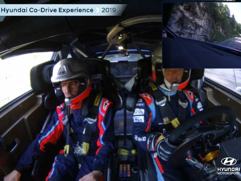 Sébastien Loeb en Hyundai i20 WRC avec notre journaliste