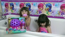 Sophia, Isabella e Alice  Brincando na Banheira com Brinquedos Shimmer e Shine
