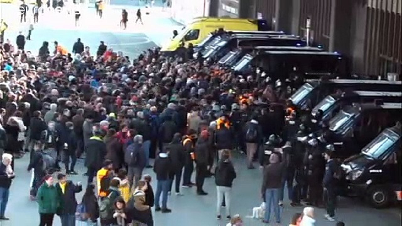 Békés tüntetés Barcelonában