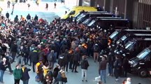 Catalanes independentistas toman la principal estación de trenes de Barcelona