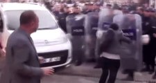 HDP'li milletvekili Ayşe Sürücü, polis kalkanına kafa atmaya çalıştı