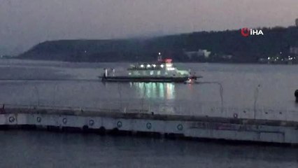 Faciaya ramak kala... Dikkatsiz balıkçı kayığıyla yolcu feribotunun altında kalıyordu