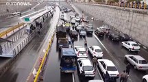 Masivas protestas en Irán contra la subida del precio de la gasolina