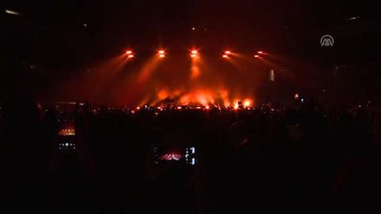 Bryan Adams, İstanbul'da konser verdi