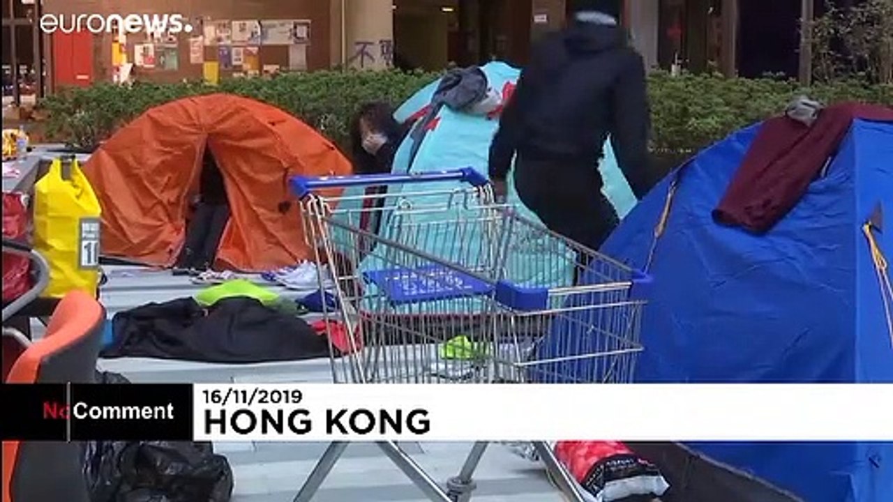 Hongkong: Studenten verschanzen sich in Hochschulen