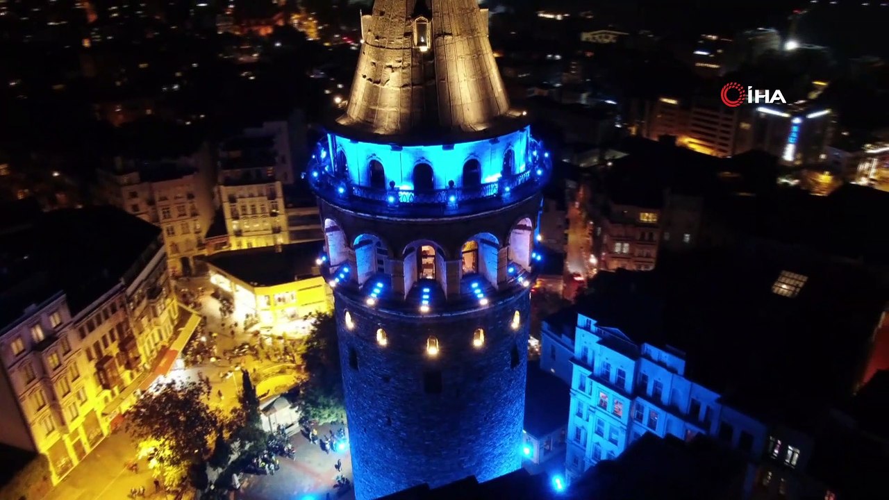 Çocuklar için maviye bürünen Galata ve Beyazıt kulesi havadan görüntülendi