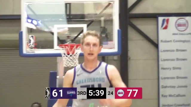 Thomas Welsh Posts 11 points & 15 rebounds vs. Grand Rapids Drive