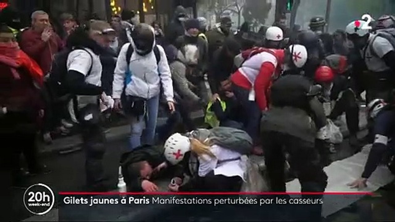 Gilets Jaunes : En larmes devant les caméras de France 2, cette femme supplie le gouvernement de l'aider: "On va tous crever de faim, je n'en peux plus...."