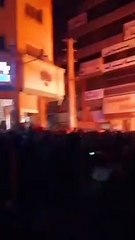 إيرانيون يحرقون مقراً لميليشيا الباسيج الذراع العسكري للملالي (فيديو)