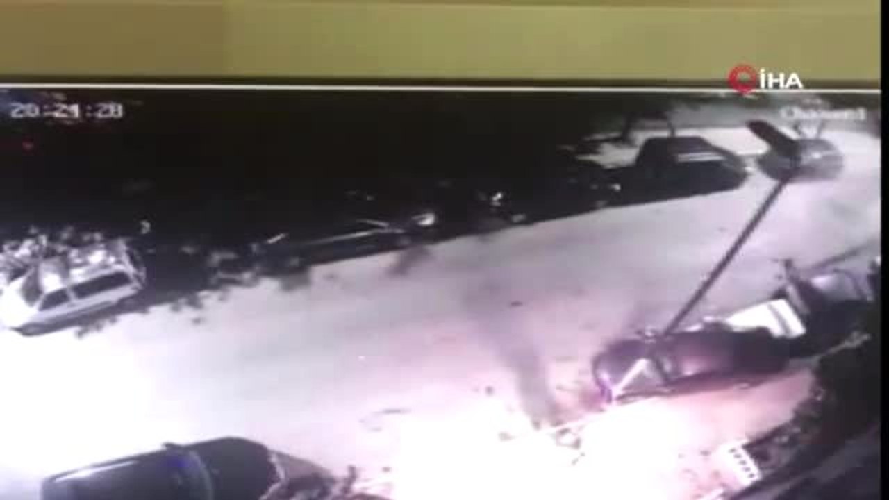 Polisten kaçmak isterken caddeyi birbirine kattılar