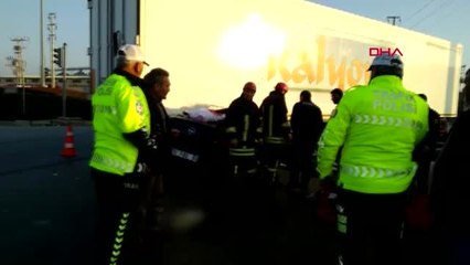 Çorum otomobil, tır'ın altına girdi: 3 ölü, 1 yaralı