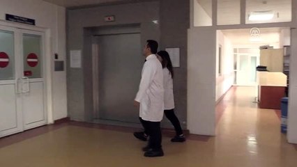 Kendisi gibi prematüre doğan bebekleri sağlığına kavuşturuyor