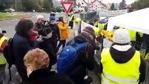 Le Pont-de-Beauvoisin : les Gilets jaunes rendent hommage à Chantal Mazet