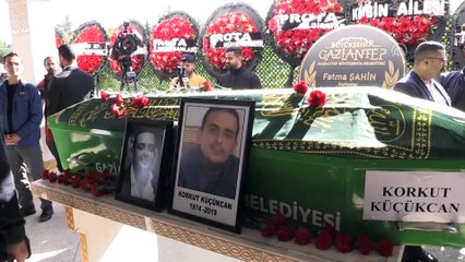 Çöken iskelenin altında kalarak ölen mühendisin cenazesi defnedildi (2) - GAZİANTEP