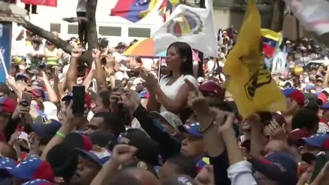Juan Guaidó llama a reactivar las protestas contra Maduro