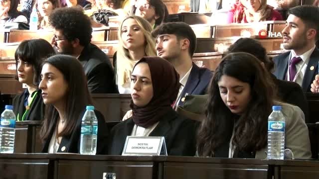 TBMM Başkanı Şentop Meclis Simülasyonu' etkinliğinin açılış törenine katıldı