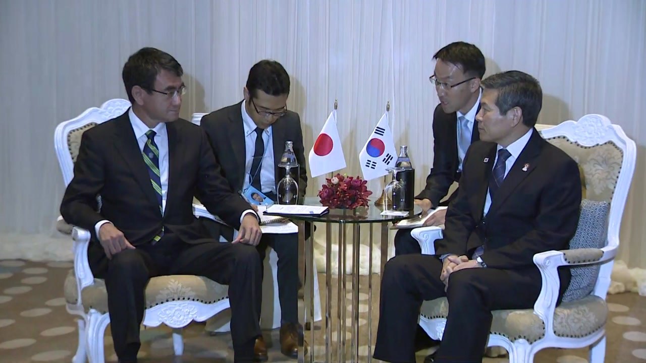 한일 국방장관 회담 종료...日, 지소미아 유지 촉구 / YTN