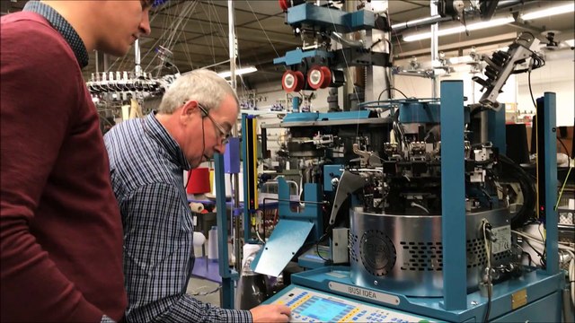 Montceau-les-Mines : visite de la Manufacture Perrin, fleuron de la chaussette Made in France