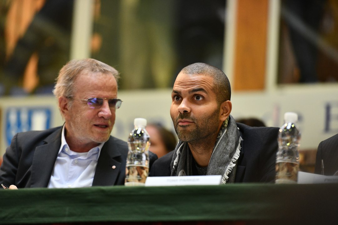 La réaction de Tony Parker après la vente de la pièce des présidents