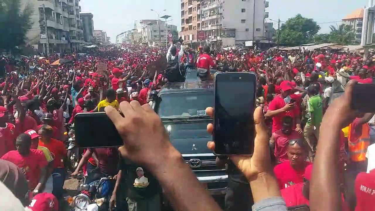 Manif contre un 3eme mandat d'Alpha Condé : le cortège de Dalein à Bambeto