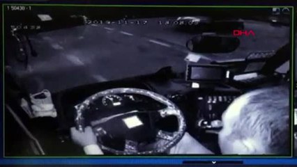 Fethiye'de minibüs otomobile çarptı; 1 ölü 5 yaralı