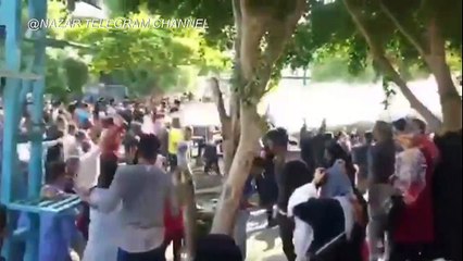 Un policía muerto en Irán durante las protestas contra la subida de la gasolina
