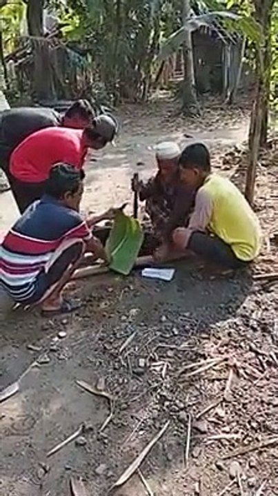 Lucunya bapak ini