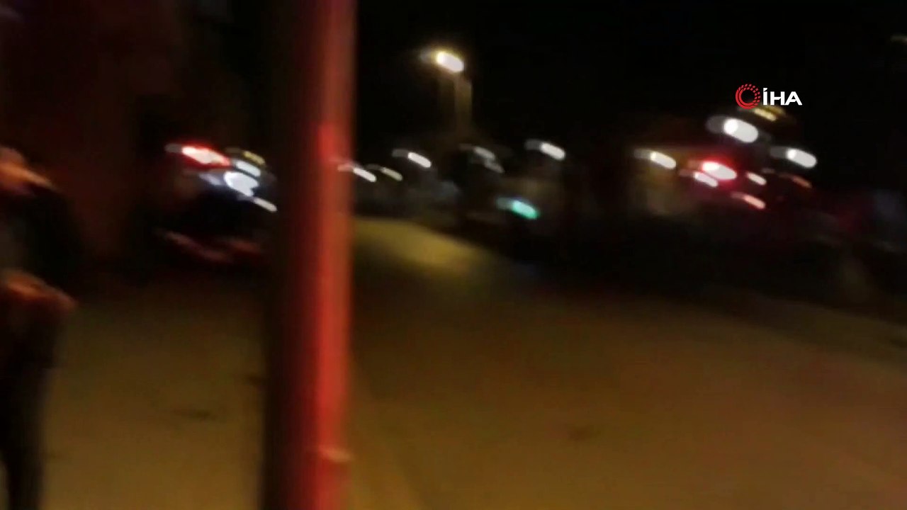 Direksiyon hakimiyetini kaybeden sürücü ağaca çarparak durabildi:1  ağır yaralı