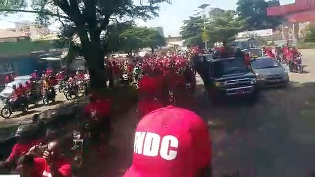 Le cortège de Dalein draine des foules