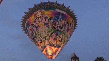 Impresionantes globos de papel llenaron de color el cielo de Tuzamapan