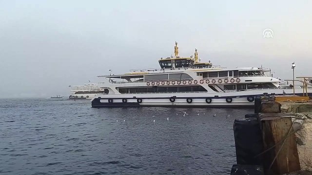 İstanbul'da sis nedeniyle bazı vapur seferleri iptal edildi