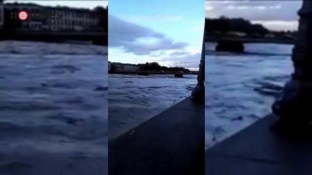 Maltempo a Firenze, paura per l'Arno in piena: le immagini del fiume | Notizie.it