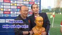 HLV Park Hang Seo được người hâm mộ tự tay tạc tượng thầy Park vượt hàng trăm km đến tặng | NEXT SPORTS