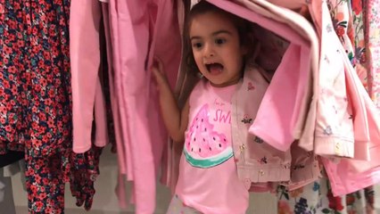 La LIAN jugando a ESCONDITE EN LA VIDA REAL en el centro comercial HM : Playing HIDE & SEEK - 12