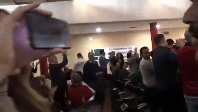 Feministas podemitas tratan de reventar una conferencia a favor de la custodia compartida