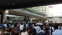 Hong kong'ta işgal altındaki üniversite polis tarafından kuşatıldı