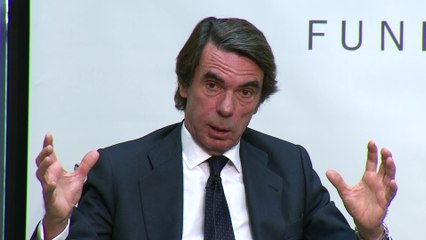 Aznar quiere alianza de partidos constitucionales, pero no liderada por Sánchez