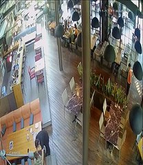 Şafak mahmutyazıcıoğlu, Atalay Demirbaş'a kafa attı