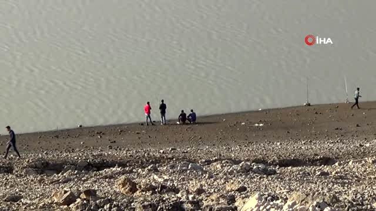 Avlanmanın yasak olduğu Tahtaköprü Baraj Gölü'nde sadece olta balıkçılığı serbest