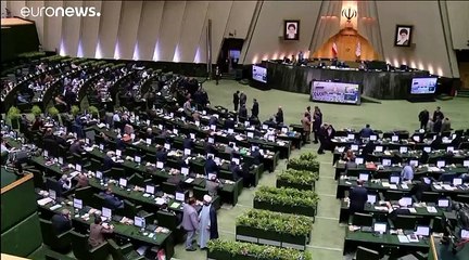 El régimen iraní apacigua las protestas por el incremento de la gasolina